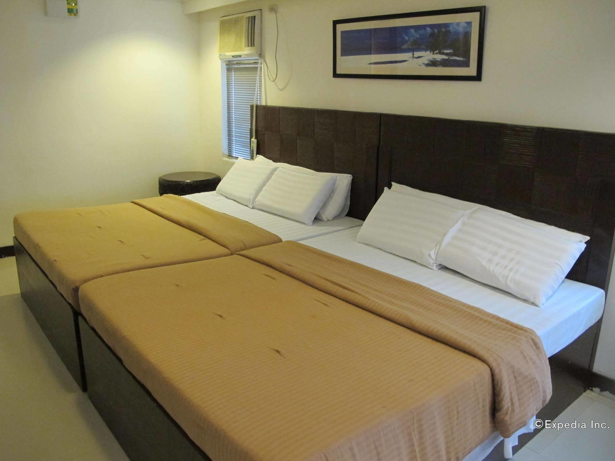 Bluefins Resort Lapu-Lapu City Exterior photo