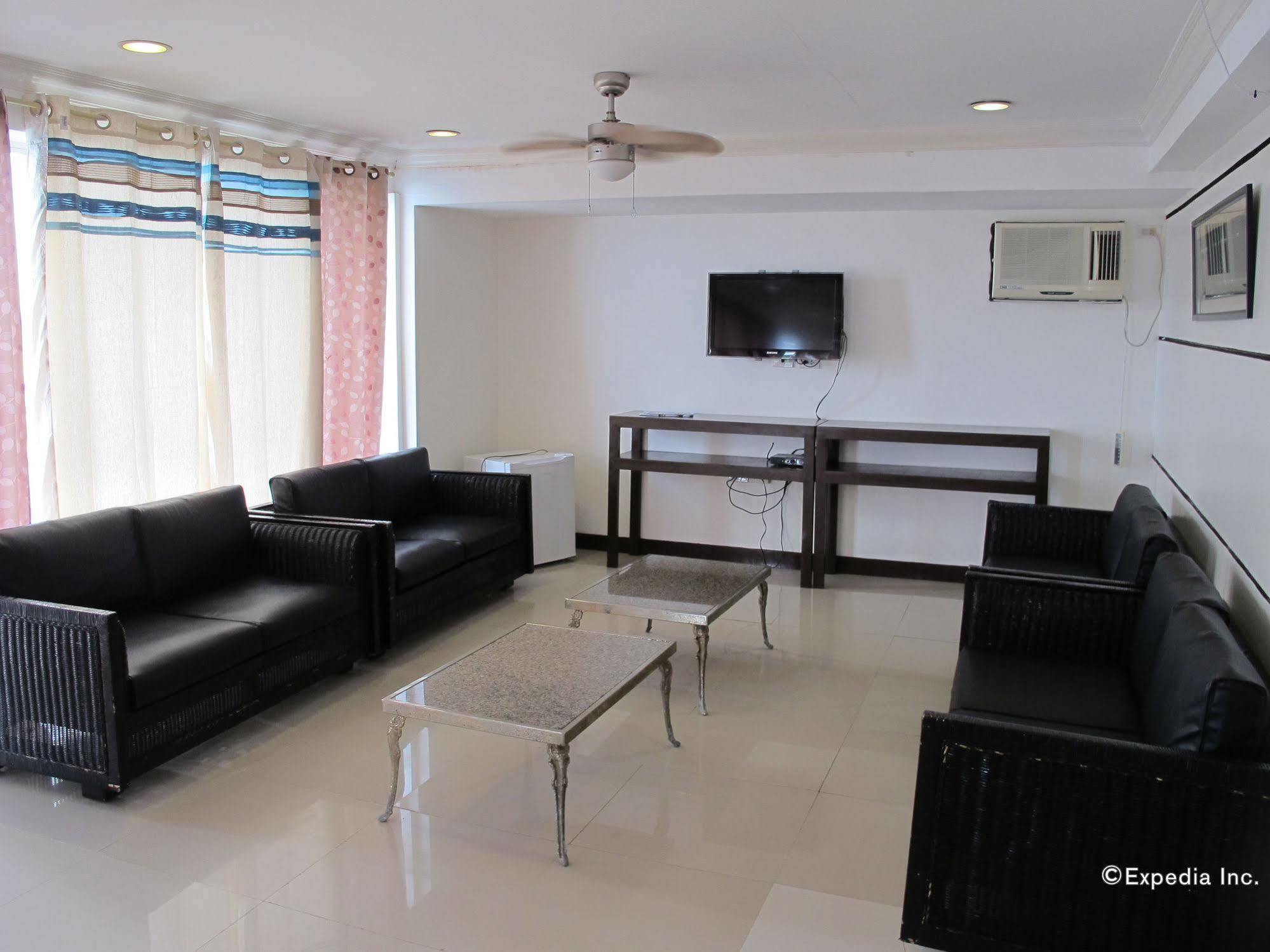 Bluefins Resort Lapu-Lapu City Exterior photo