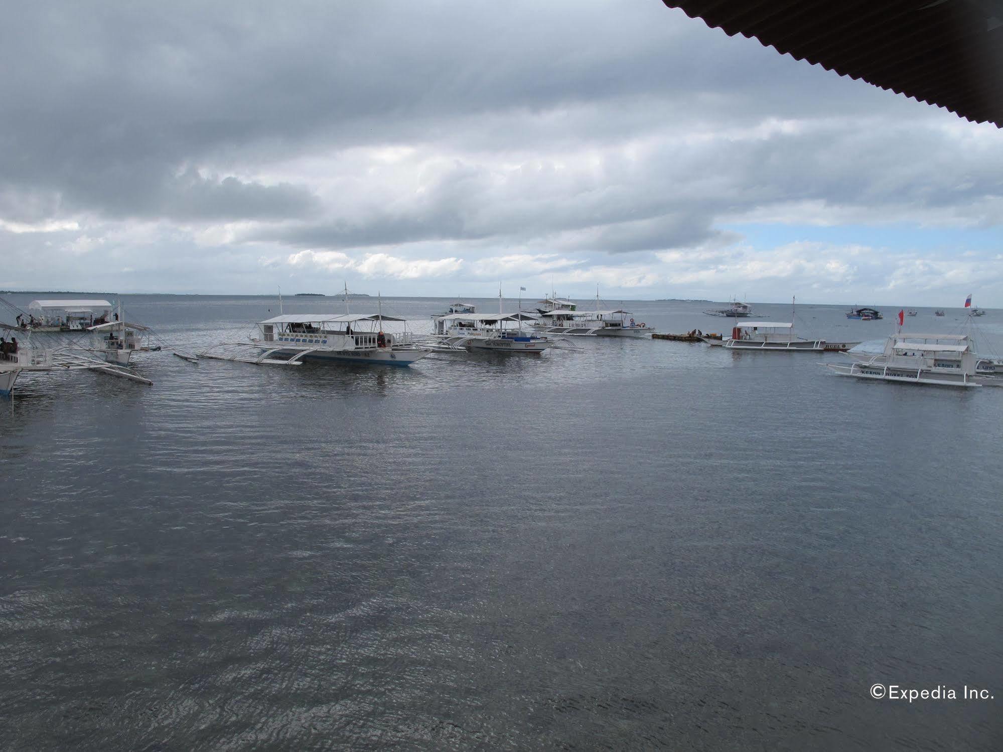 Bluefins Resort Lapu-Lapu City Exterior photo